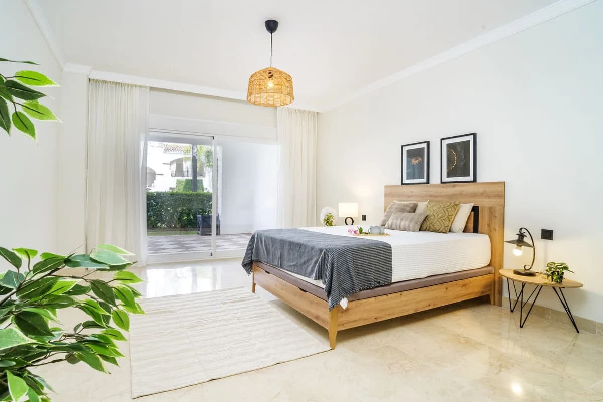 3 Bedroom Ground Floor Apartment for Sale in Marbella, Málaga - Image 3