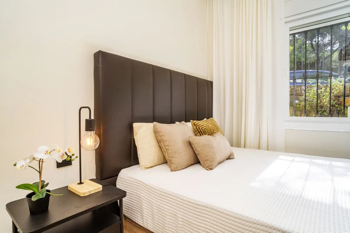 3 Bedroom Ground Floor Apartment for Sale in Marbella, Málaga - Image 7