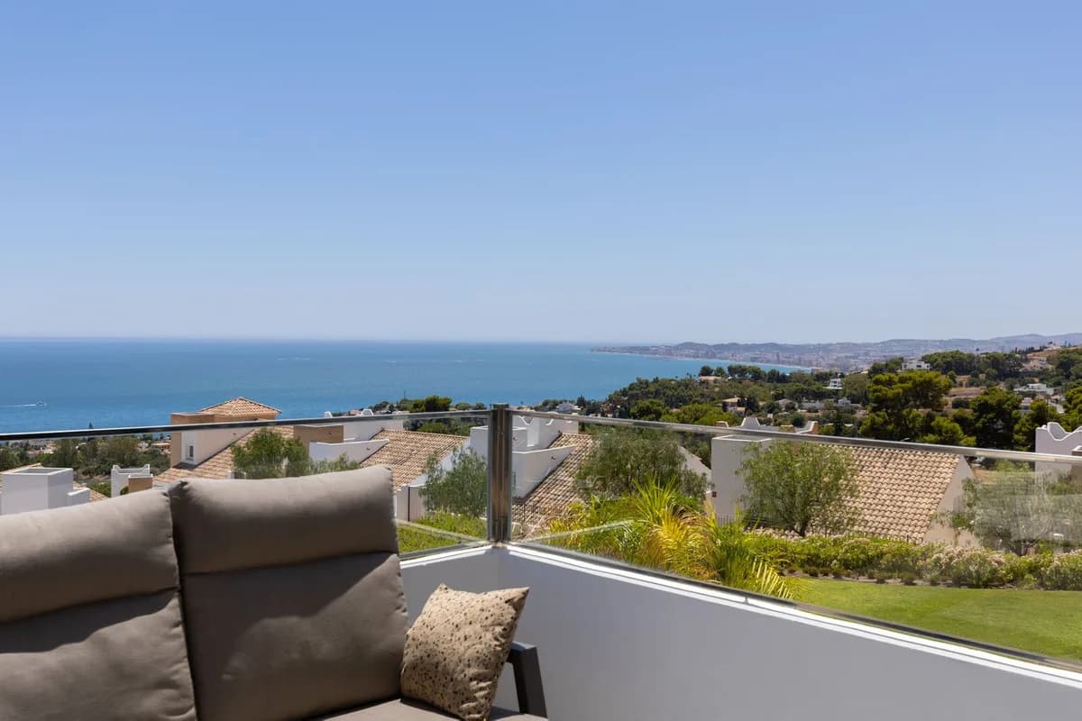 4 Bedroom Detached Villa for Sale in Torremuelle, Málaga - Image 2