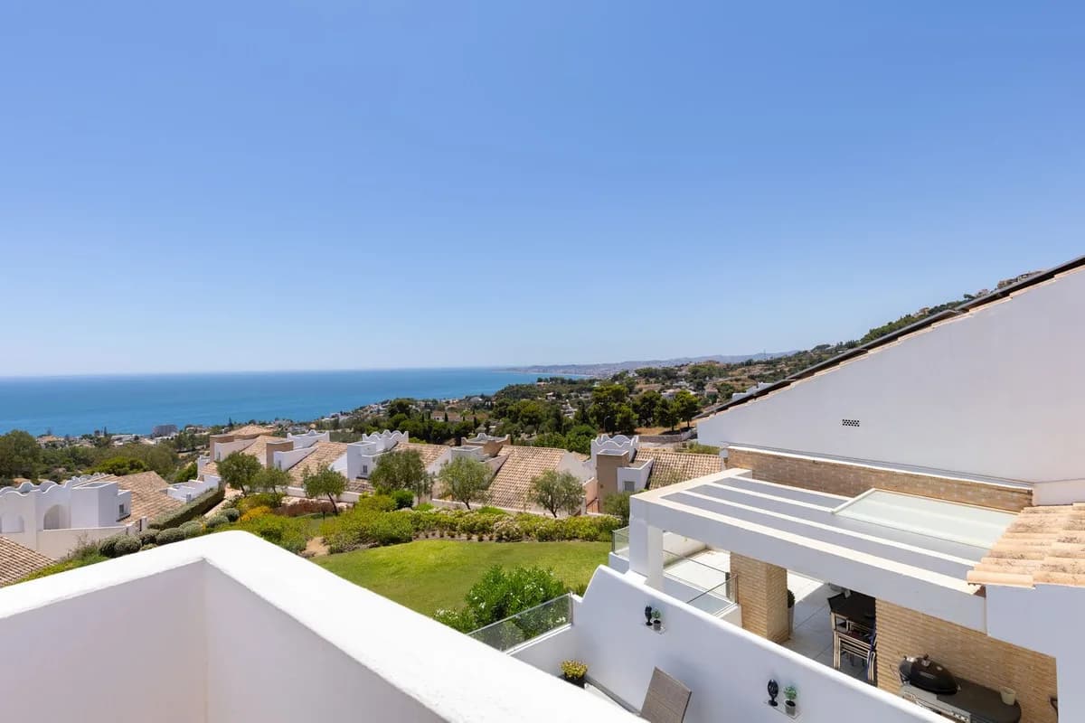 4 Bedroom Detached Villa for Sale in Torremuelle, Málaga - Image 5