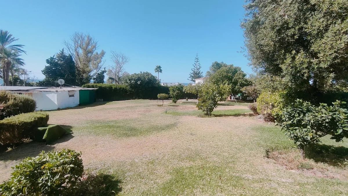 4 Bedroom Detached Villa for Sale in Marbella, Málaga - Image 7