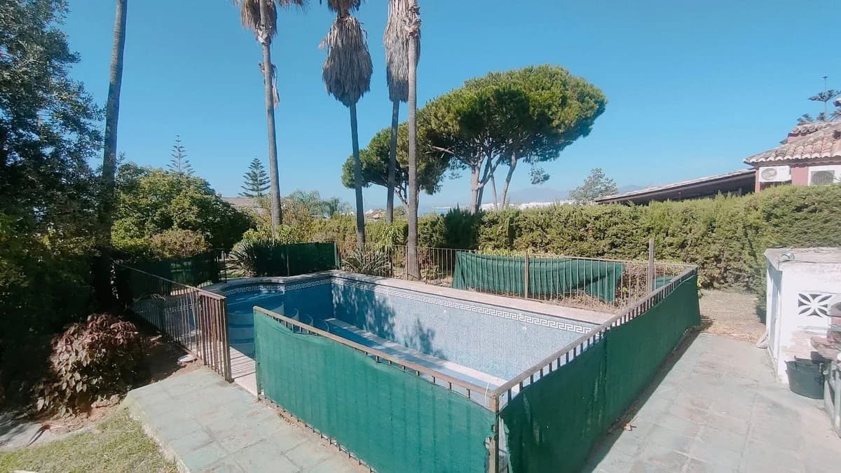 4 Bedroom Detached Villa for Sale in Marbella, Málaga - Image 8