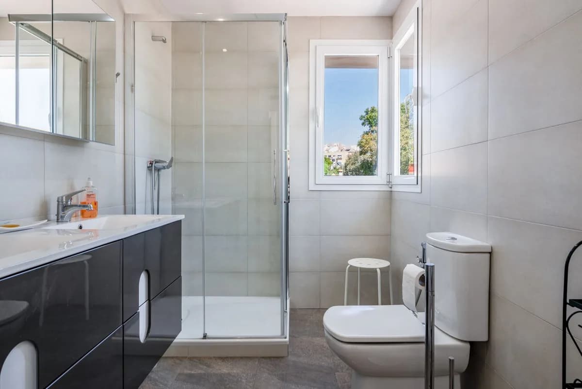 4 Bedroom Detached Villa for Sale in Marbella, Málaga - Image 8
