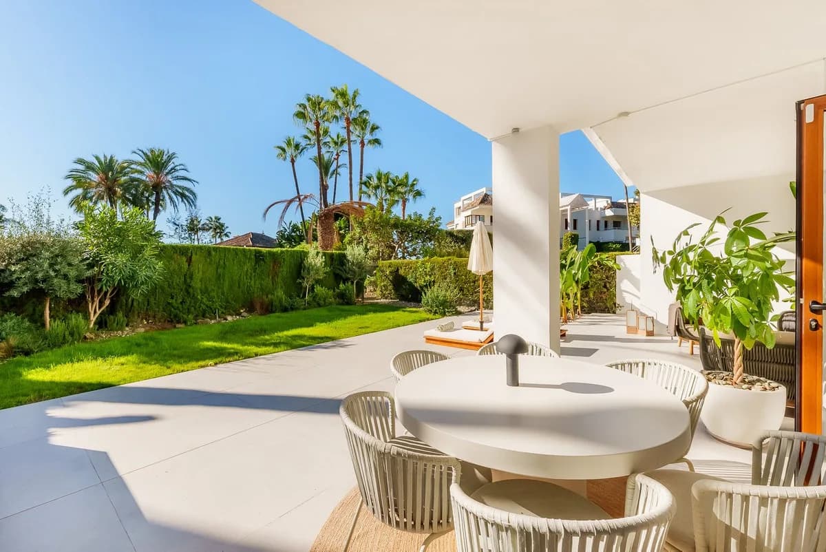 4 Bedroom Ground Floor Apartment for Sale in Nueva Andalucía, Málaga - Image 4