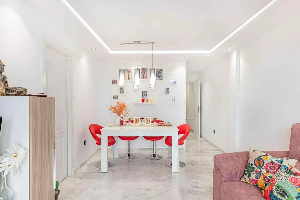 3 Bedroom Top Floor Apartment for Sale in Casares, Málaga - Image 4