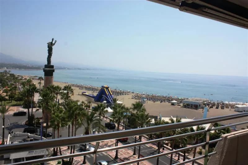 3 Bedroom Middle Floor Apartment for Sale in Puerto Banús, Málaga