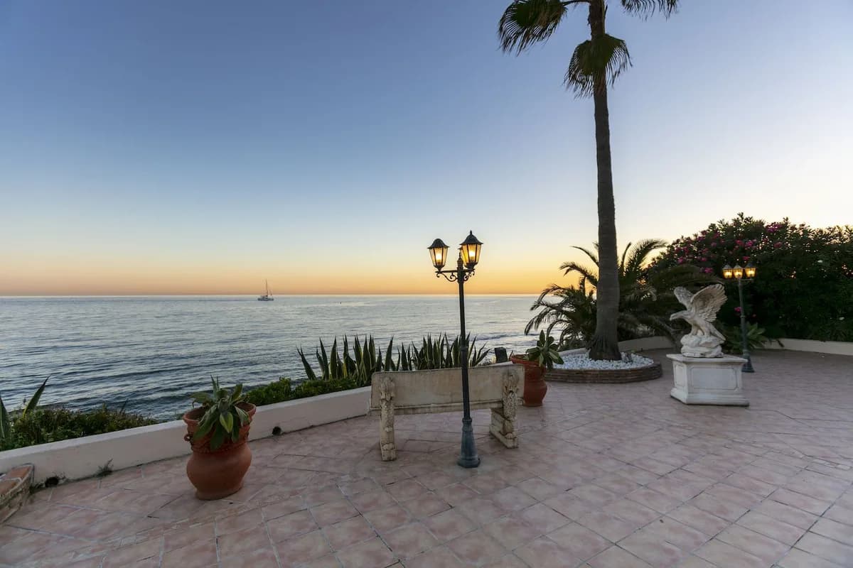 5 Bedroom Detached Villa for Sale in Marbesa, Málaga - Image 6