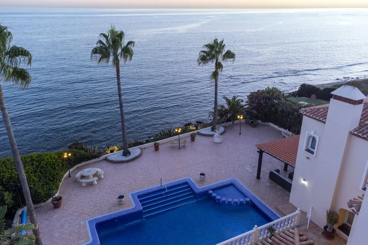 5 Bedroom Detached Villa for Sale in Marbesa, Málaga - Image 7