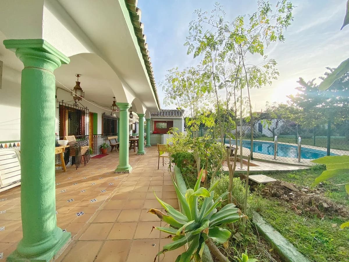 5 Bedroom Detached Villa for Sale in Marbella, Málaga - Image 7