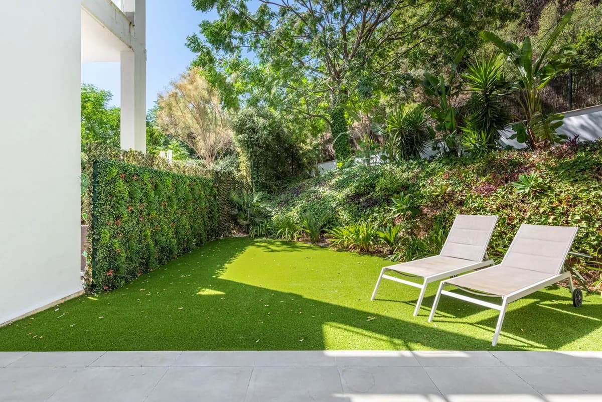 3 Bedroom Ground Floor Apartment for Sale in Benahavís, Málaga - Image 7