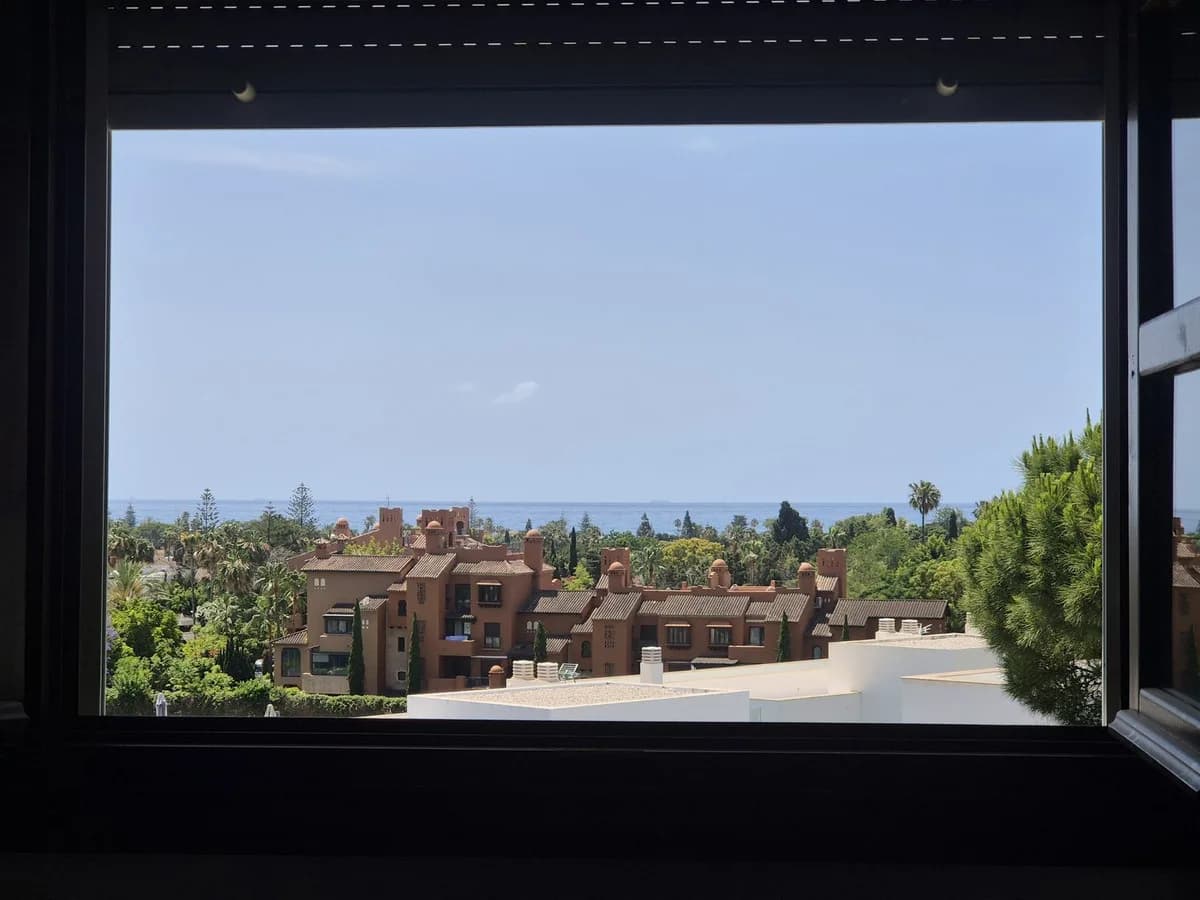 4 Bedroom Townhouse for Sale in Atalaya, Málaga - Image 3