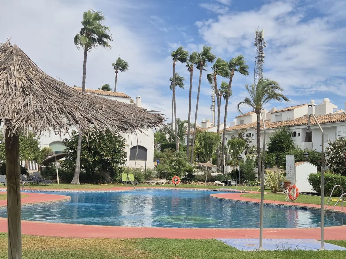 4 Bedroom Townhouse for Sale in Atalaya, Málaga - Image 6