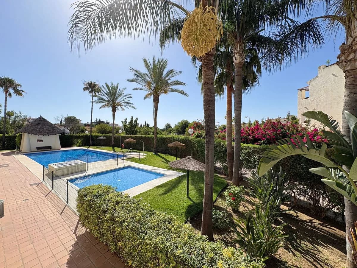 2 Bedroom Ground Floor Apartment for Sale in Benalmadena, Málaga