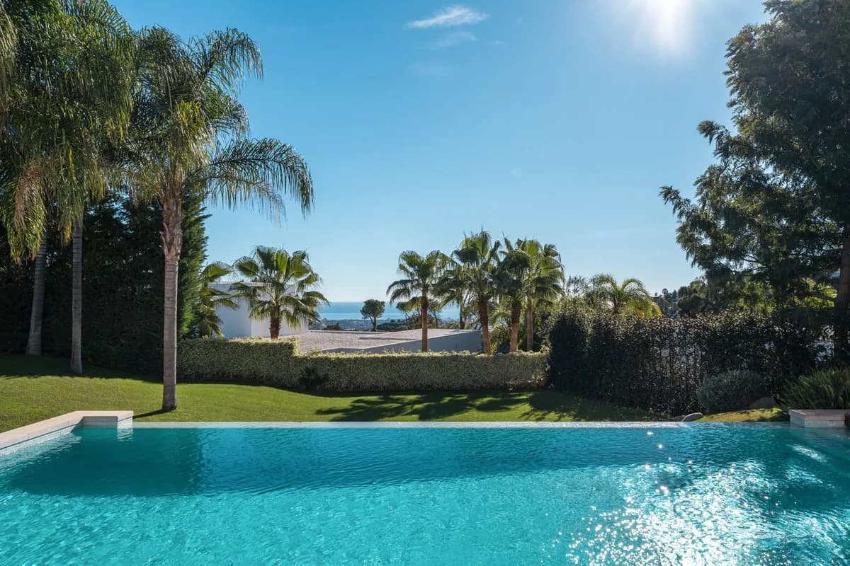 5 Bedroom Detached Villa for Sale in El Madroñal, Málaga - Image 4