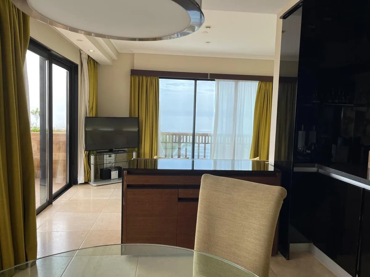 3 Bedroom Penthouse for Sale in Puerto Banús, Málaga - Image 3