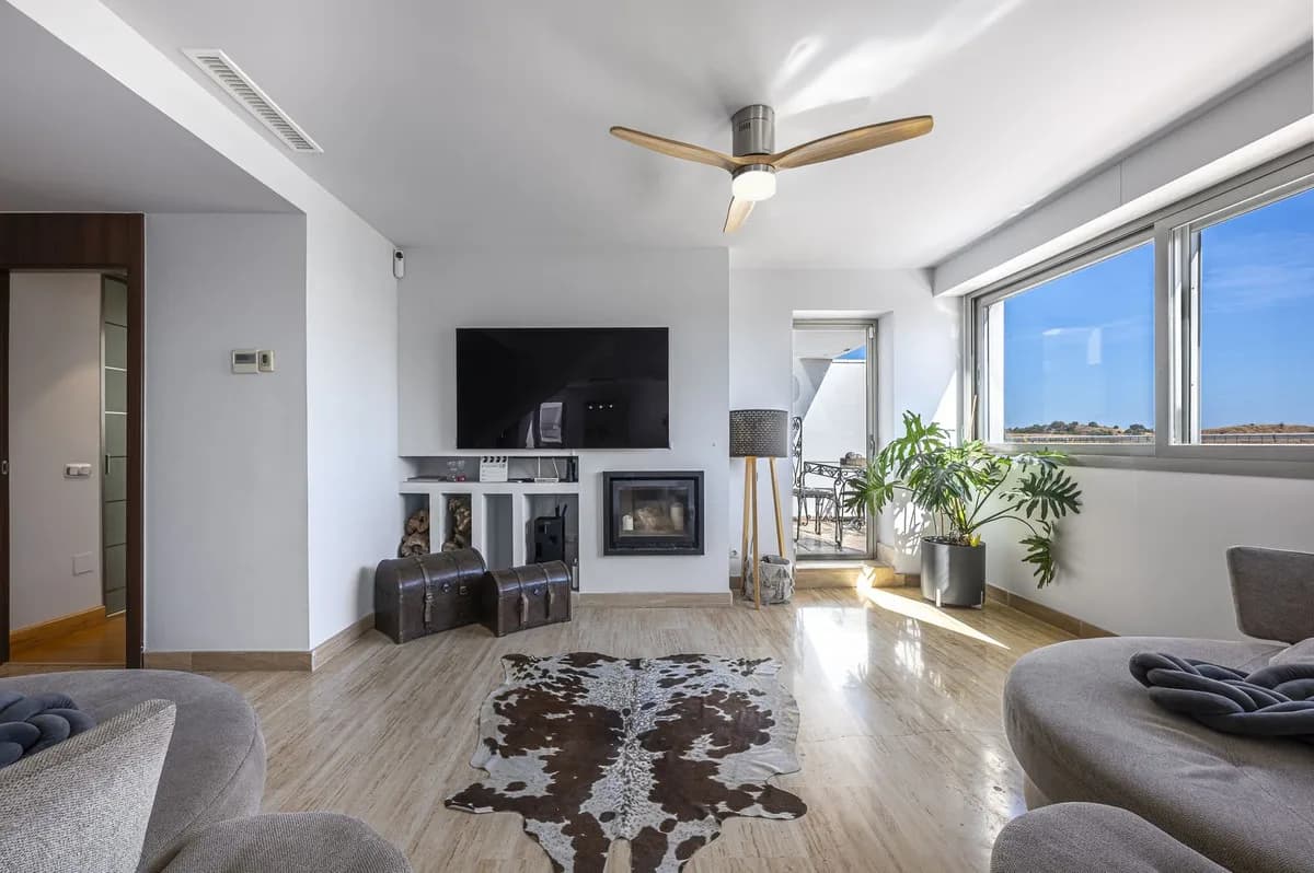 5 Bedroom Penthouse Duplex for Sale in La Cala de Mijas, Málaga - Image 3
