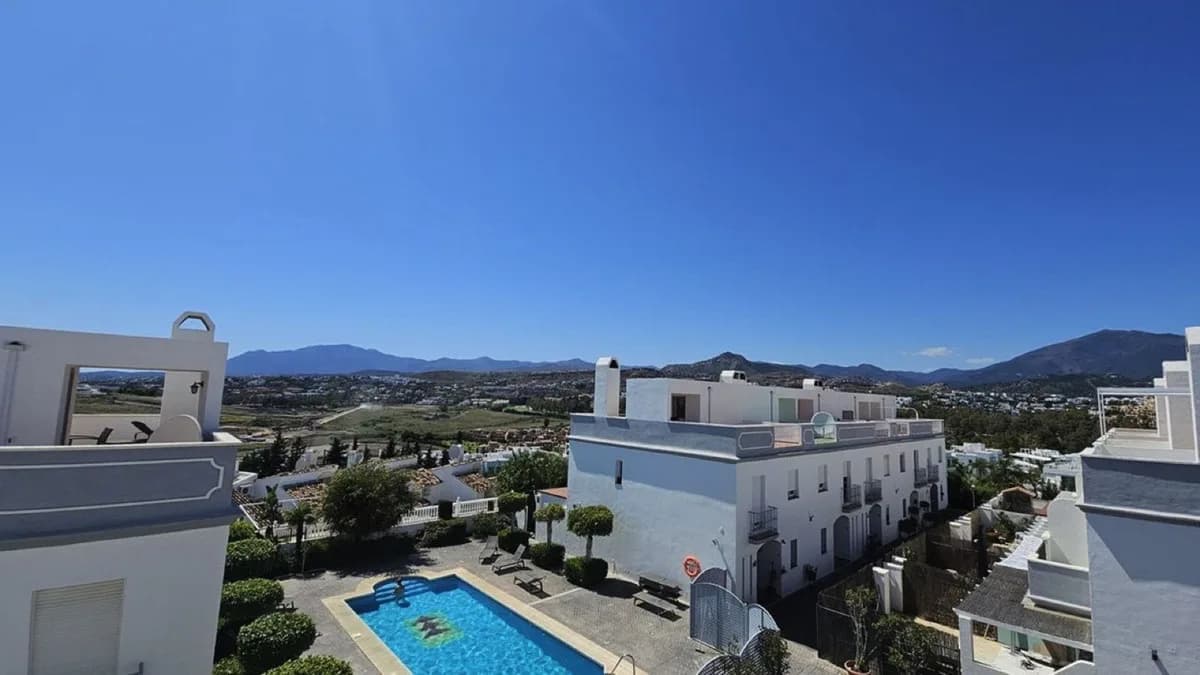 3 Bedroom Townhouse for Sale in Atalaya, Málaga - Image 2