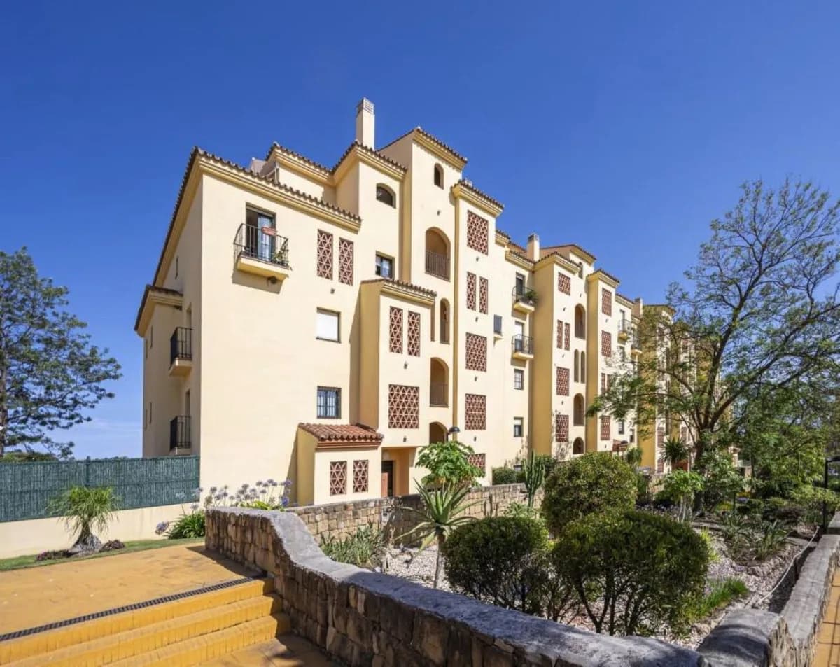 2 Bedroom Ground Floor Apartment for Sale in Estepona, Málaga - Image 3