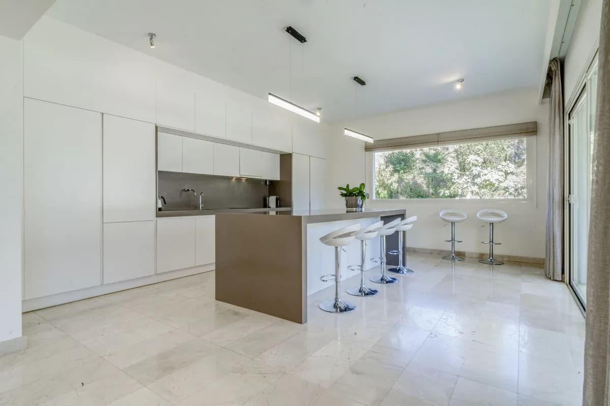 3 Bedroom Detached Villa for Sale in Guadalmina Baja, Málaga - Image 9
