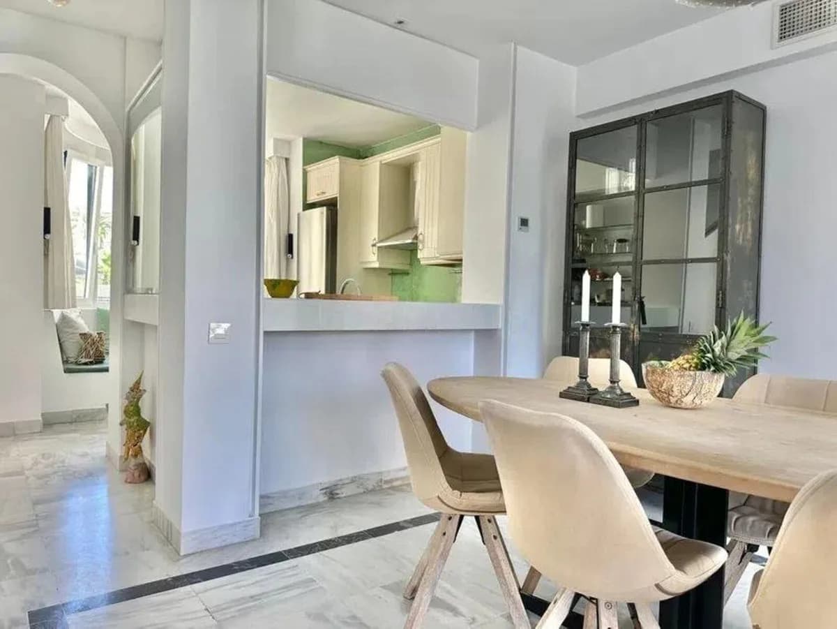 2 Bedroom Duplex for Sale in The Golden Mile, Málaga - Image 9