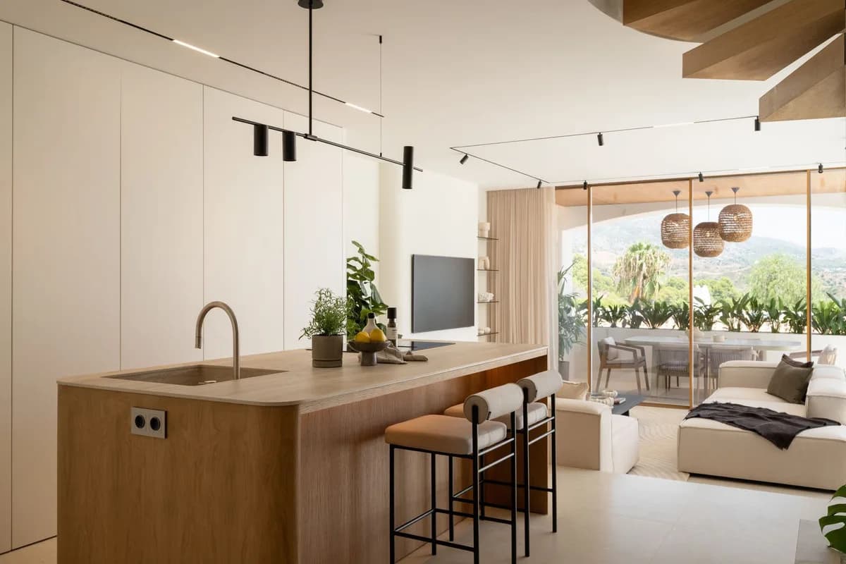 4 Bedroom Townhouse for Sale in Nueva Andalucía, Málaga - Image 7
