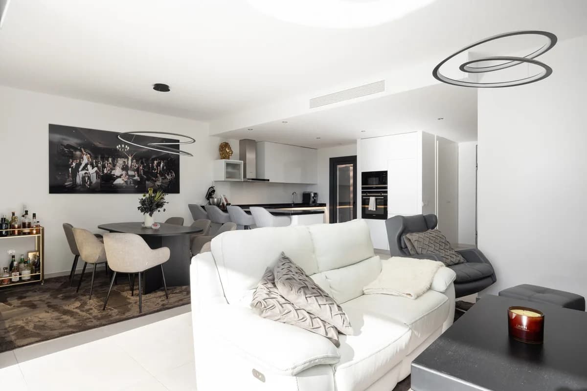 3 Bedroom Townhouse for Sale in Estepona, Málaga - Image 5