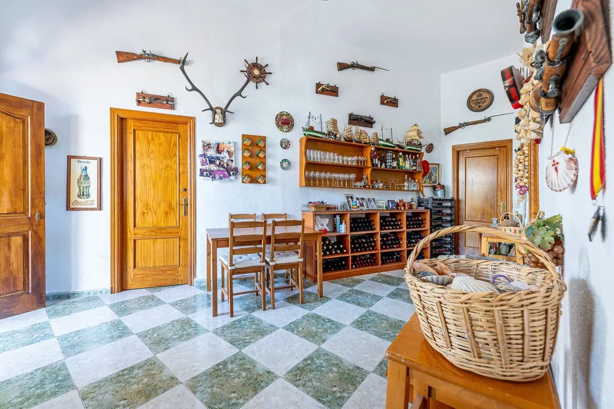 4 Bedroom Townhouse for Sale in Benalmadena, Málaga - Image 8