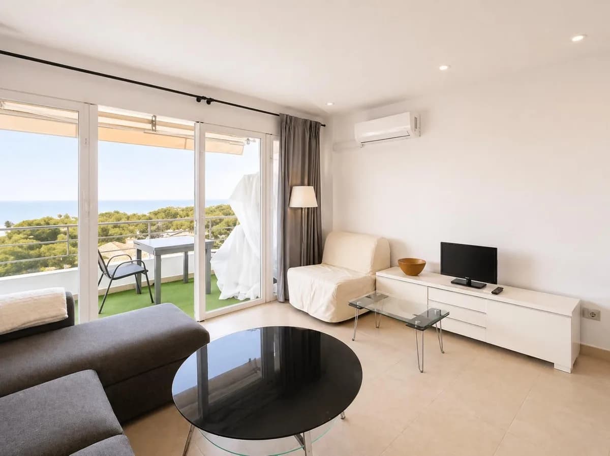 1 Bedroom Middle Floor Apartment for Sale in Costabella, Málaga - Image 2