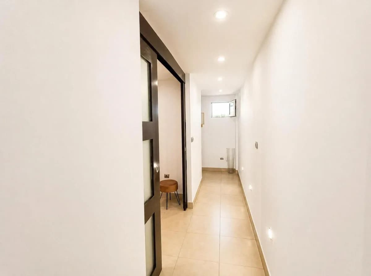 1 Bedroom Middle Floor Apartment for Sale in Costabella, Málaga - Image 8