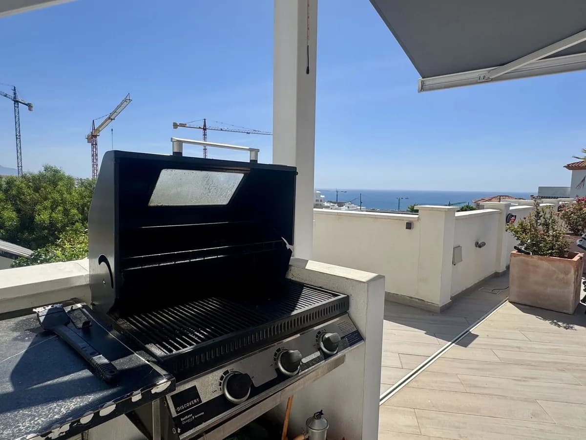 4 Bedroom Detached Villa for Sale in Estepona, Málaga - Image 6