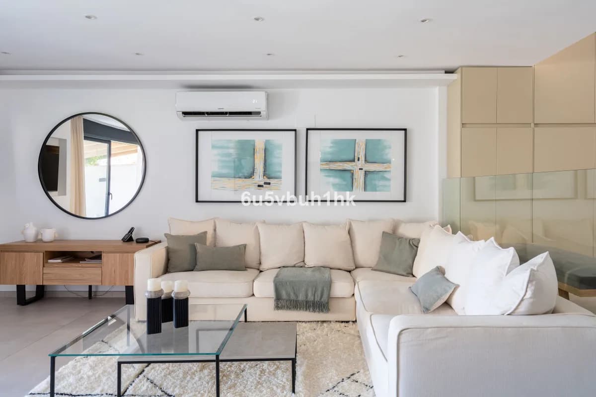 3 Bedroom Townhouse for Sale in Casares, Málaga - Image 9