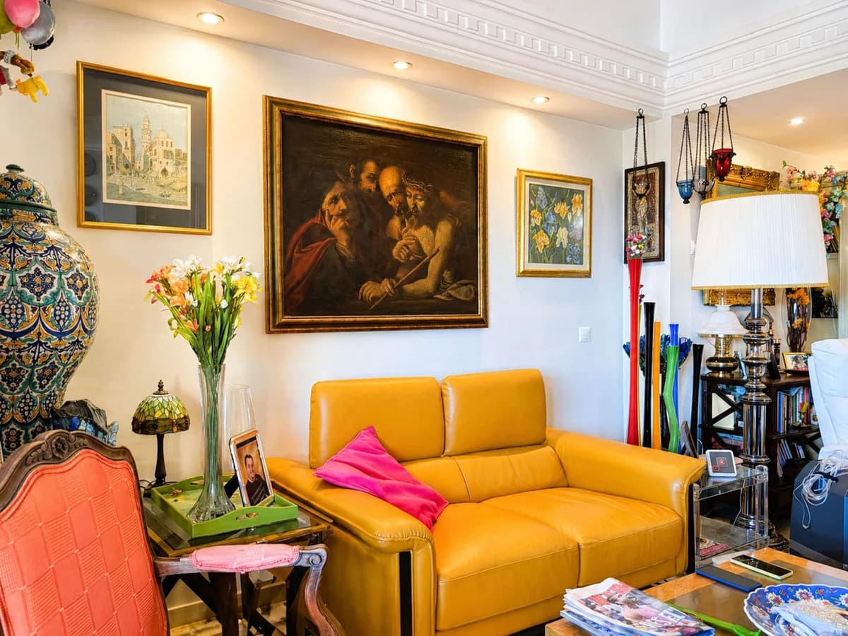 2 Bedroom Middle Floor Apartment for Sale in Calahonda, Málaga - Image 3