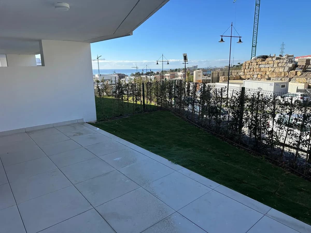 2 Bedroom Ground Floor Apartment for Sale in Benalmadena Costa, Málaga - Image 9