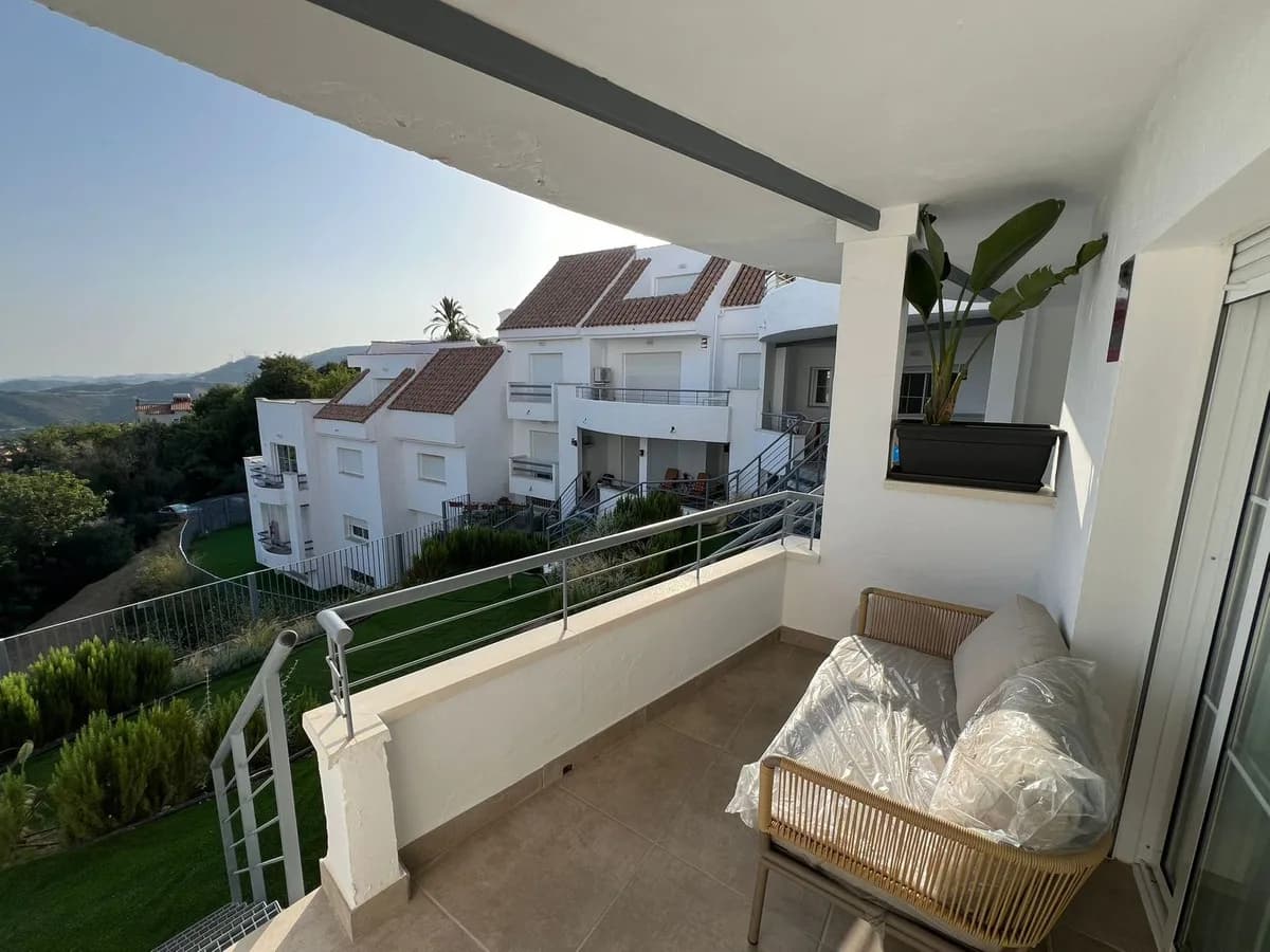 2 Bedroom Ground Floor Apartment for Sale in Istán, Málaga - Image 3