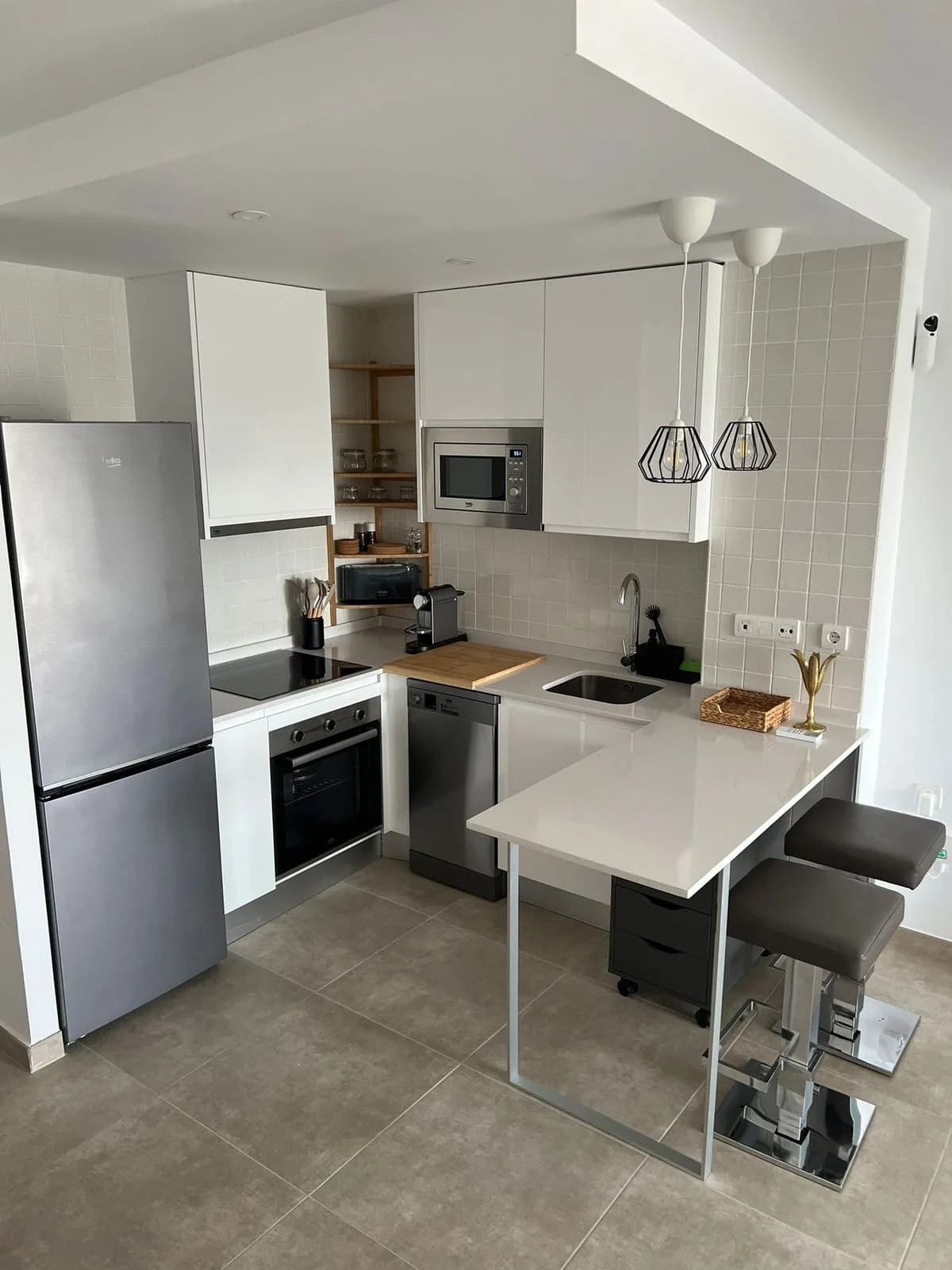 2 Bedroom Ground Floor Apartment for Sale in Istán, Málaga - Image 5