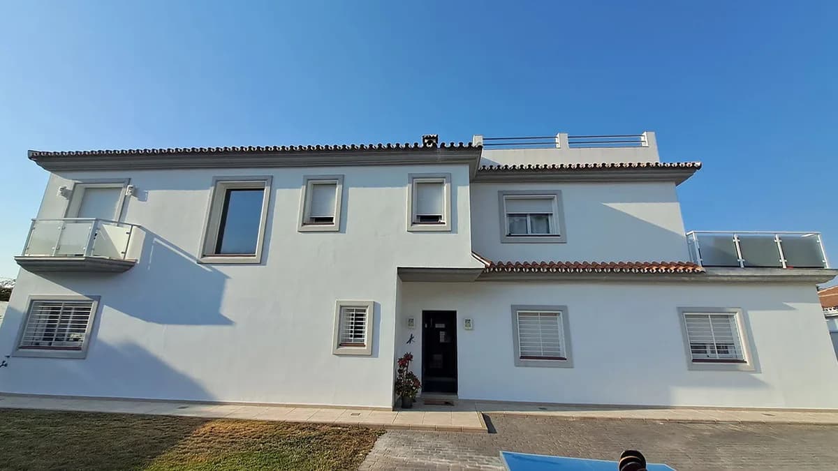 5 Bedroom Detached Villa for Sale in Alhaurín el Grande, Málaga - Image 6