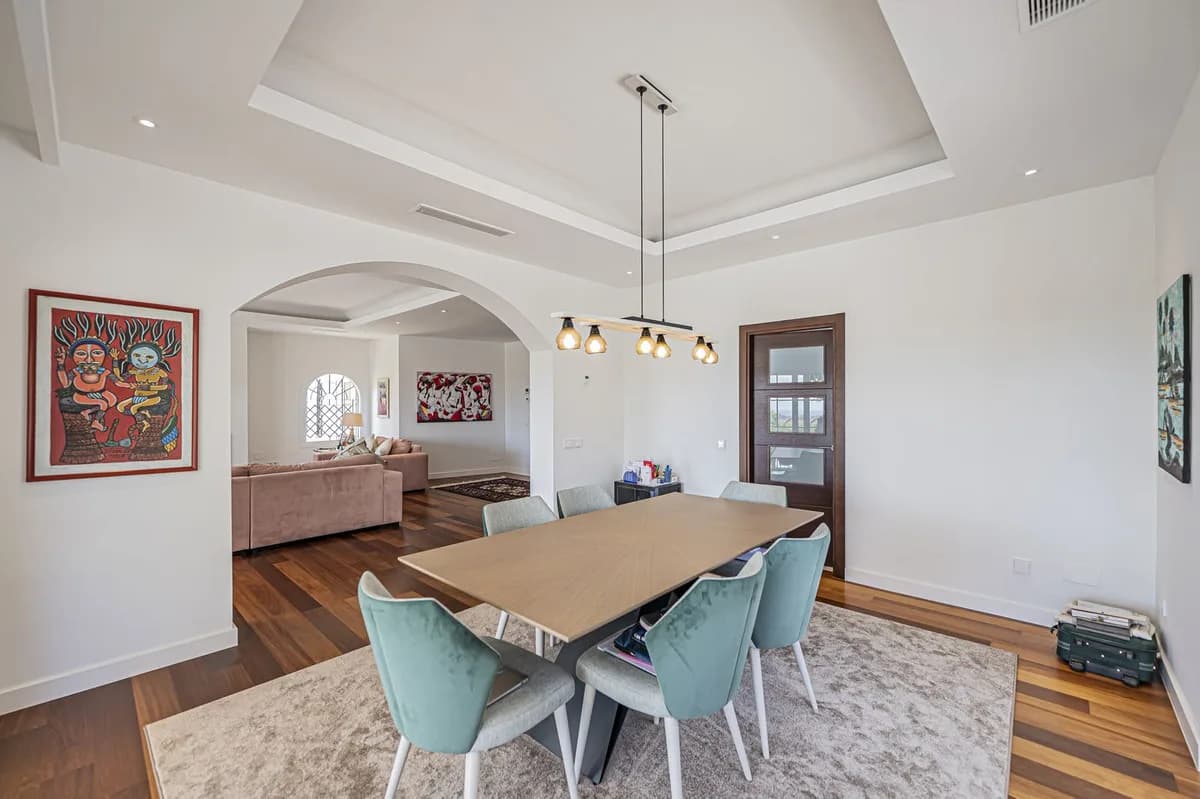 4 Bedroom Detached Villa for Sale in El Paraiso, Málaga - Image 9