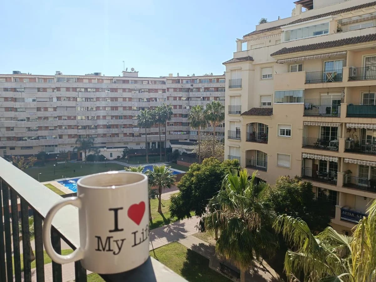 2 Bedroom Middle Floor Apartment for Sale in Estepona, Málaga - Image 2