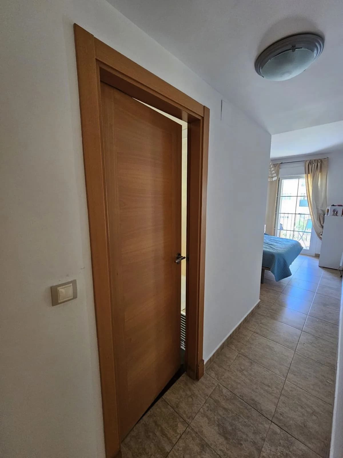 2 Bedroom Middle Floor Apartment for Sale in Estepona, Málaga - Image 5
