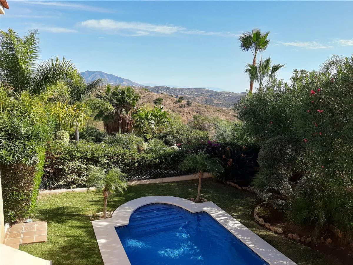 4 Bedroom Detached Villa for Sale in Riviera del Sol, Málaga - Image 5