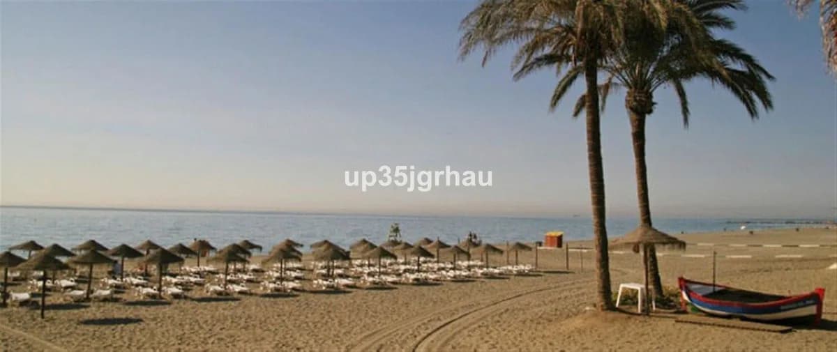4 Bedroom Townhouse for Sale in Estepona, Málaga - Image 2