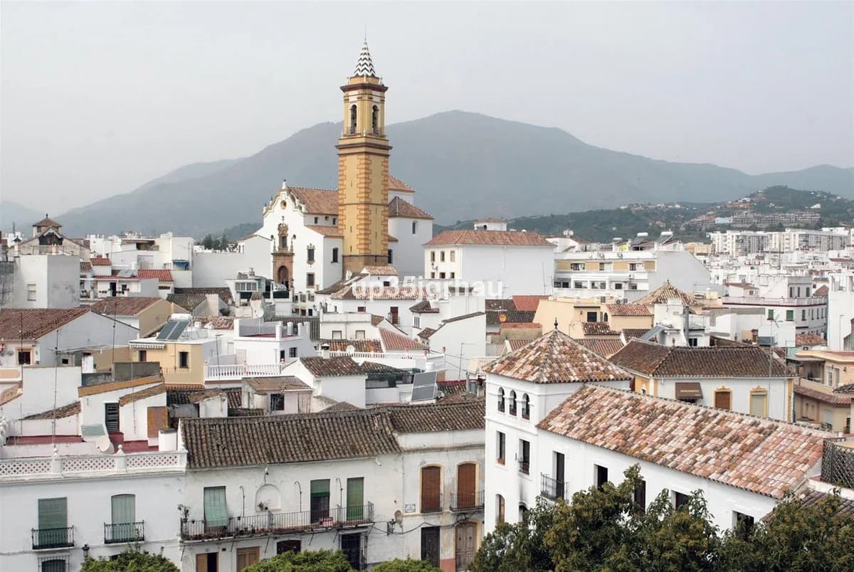 4 Bedroom Townhouse for Sale in Estepona, Málaga - Image 5