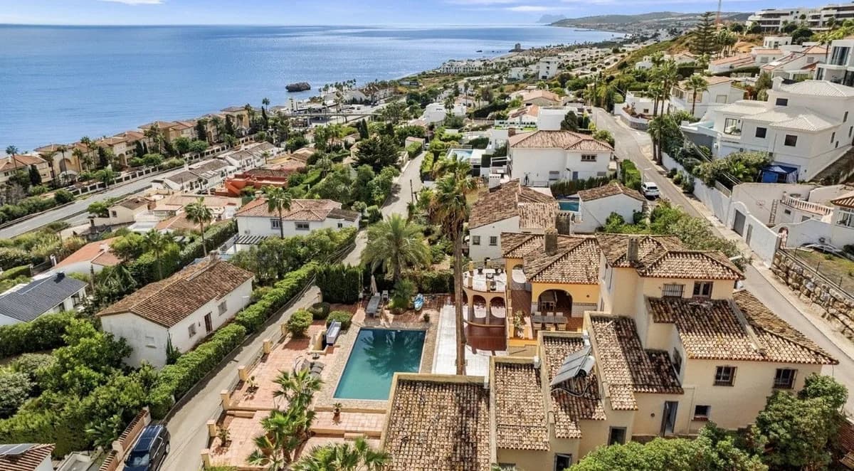 7 Bedroom Detached Villa for Sale in Estepona, Málaga - Image 7