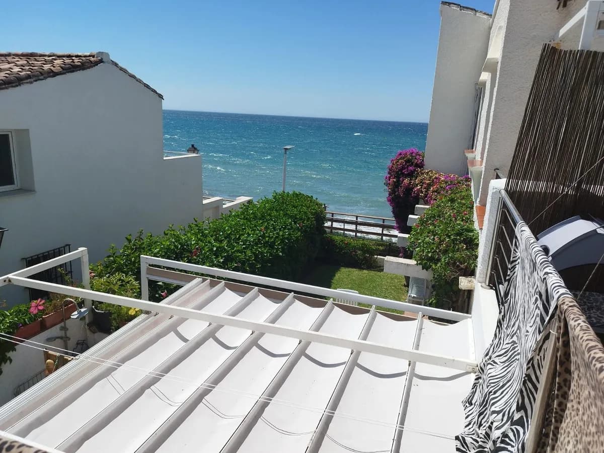 3 Bedroom Semi-Detached House for Sale in Estepona, Málaga - Image 9
