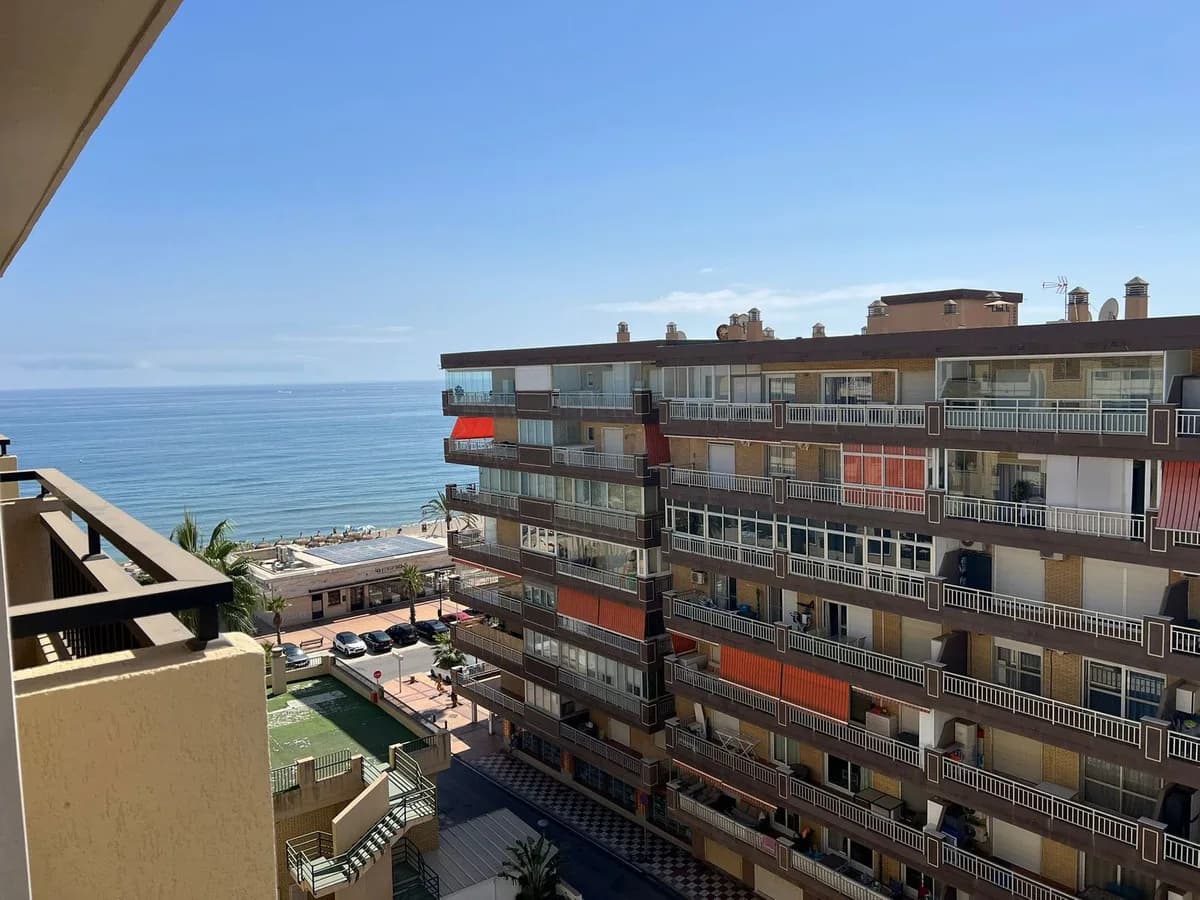 1 Bedroom Top Floor Apartment for Sale in Fuengirola, Málaga