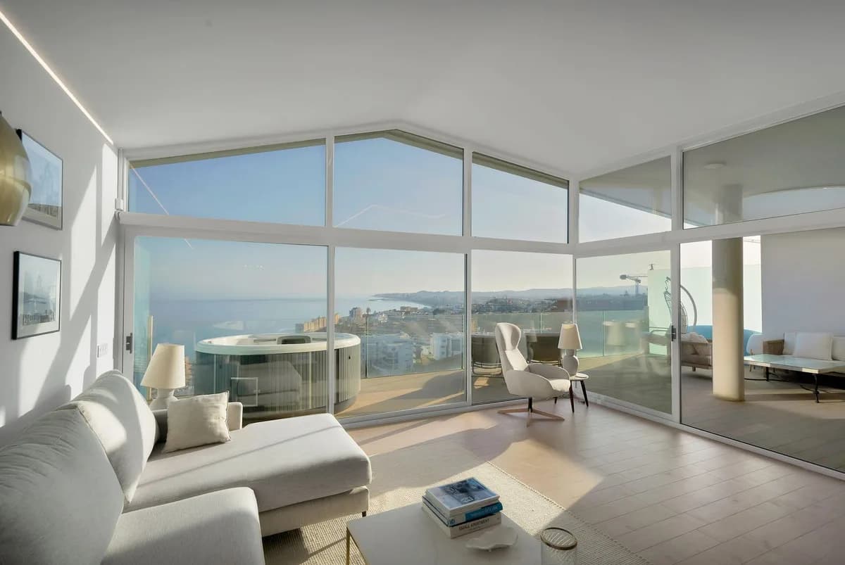 3 Bedroom Penthouse for Sale in Fuengirola, Málaga - Image 3