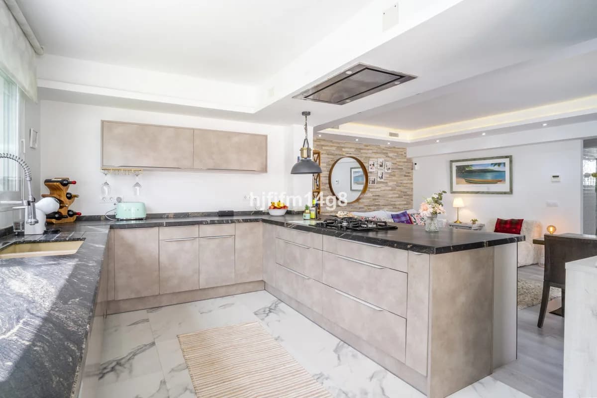 3 Bedroom Detached Villa for Sale in La Campana, Málaga - Image 7