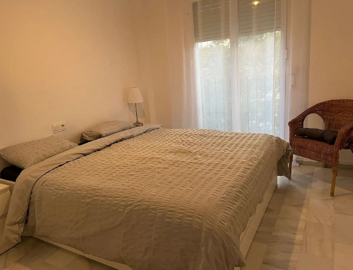 3 Bedroom Middle Floor Apartment for Sale in Guadalmina Baja, Málaga - Image 8