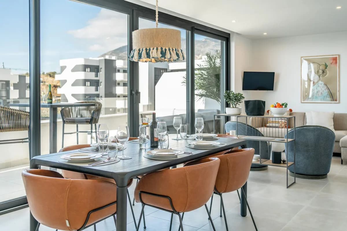 2 Bedroom Top Floor Apartment for Sale in Fuengirola, Málaga - Image 8
