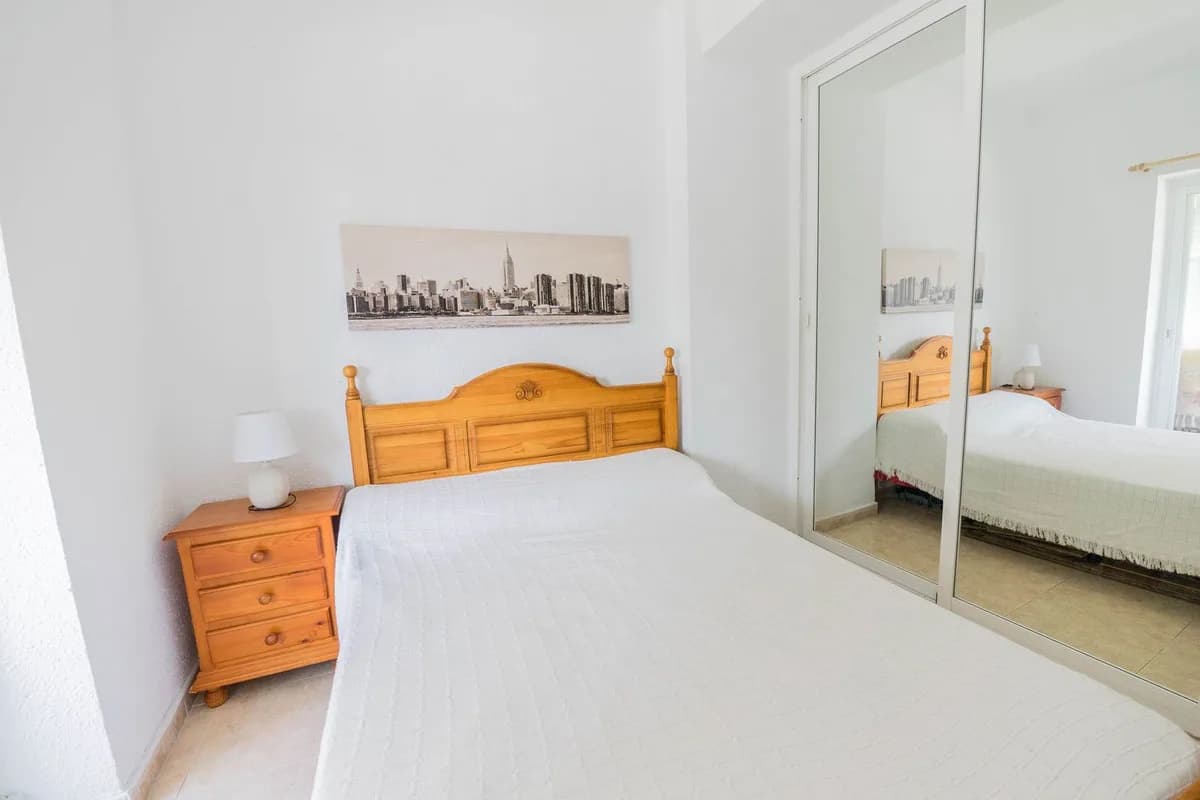 1 Bedroom Middle Floor Apartment for Sale in Calahonda, Málaga - Image 3
